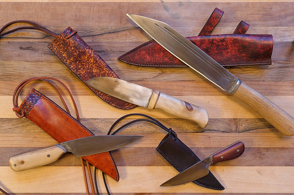 about-01 Knives And Cases Made By LArbre Forge And Les Cuirs DAgathe DSC08327