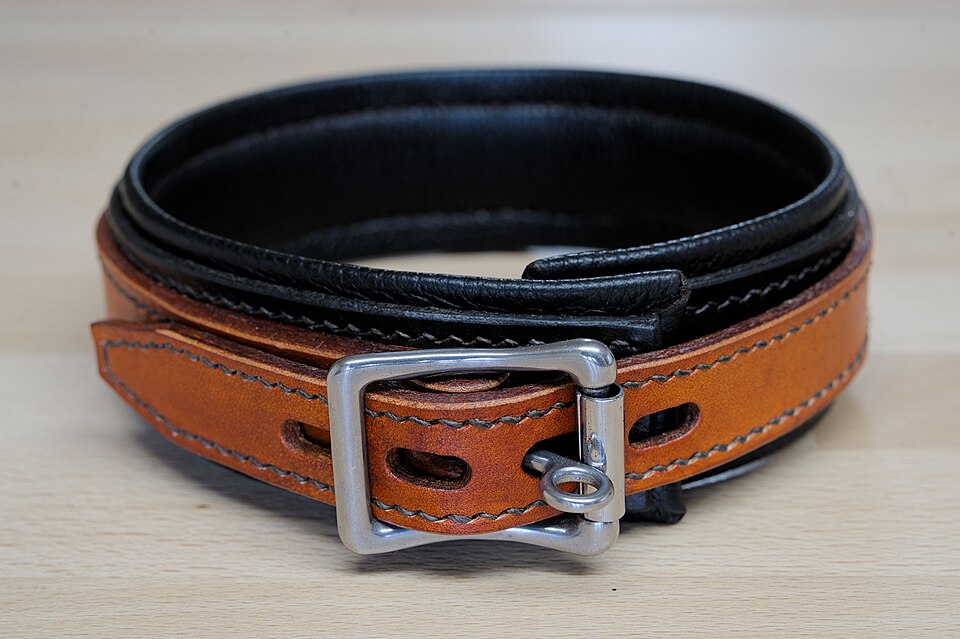 why-choose-us Leather Sub Collar Made By Les Cuirs DAgathe DSC06902